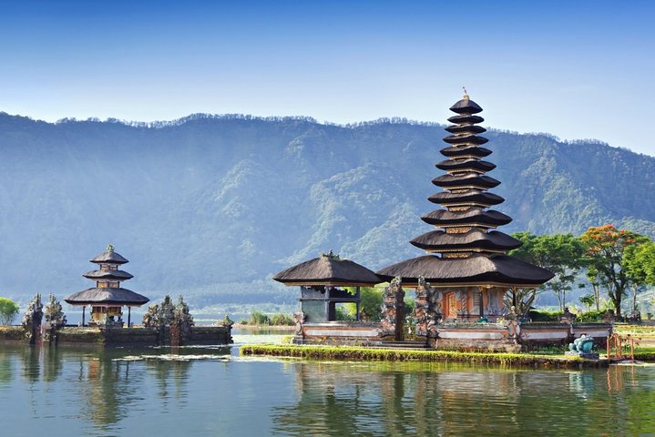 Private Transfer from Hasanuddin to Ujung Pandang Airport (UPG)