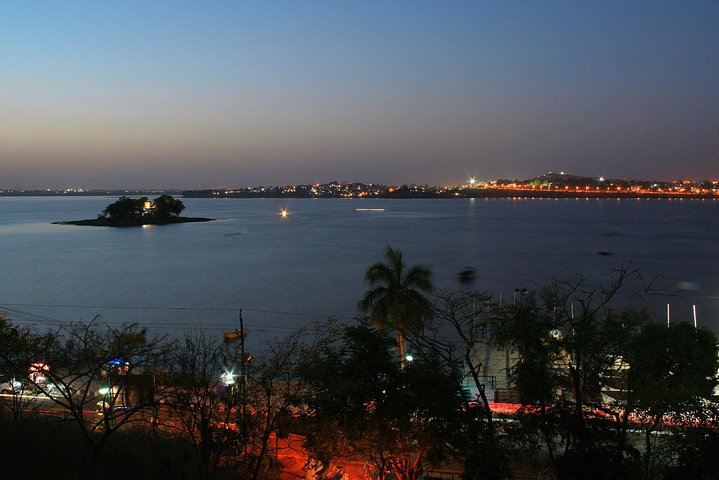 Birds and Heritage: Bhoj Wetland and Bhopal City Tour