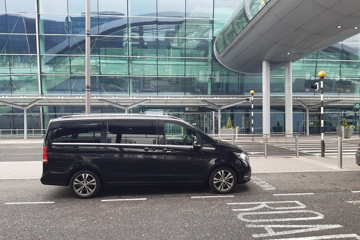 Sheen Falls Lodge Kenmare to Dublin Airport Premium Car Service