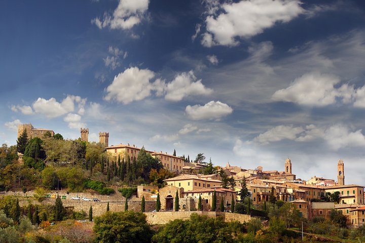 Small-Group Brunello di Montalcino Wine-Tasting Trip from Siena