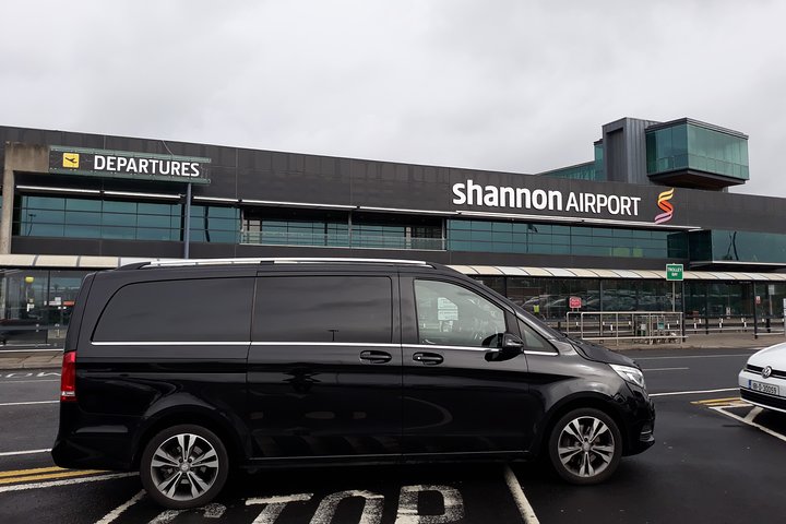 Ballygary Estate Tralee to Shannon Airport Premium Car Service