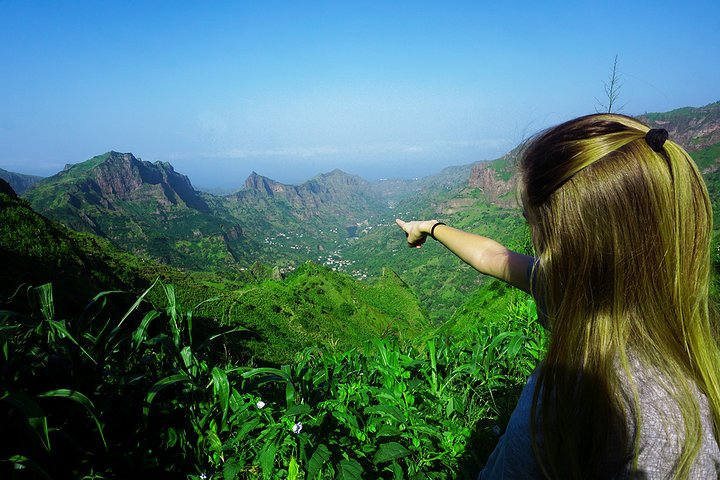 From Praia: Serra Malagueta to Principal Valley Hike & Lunch with a Local Family