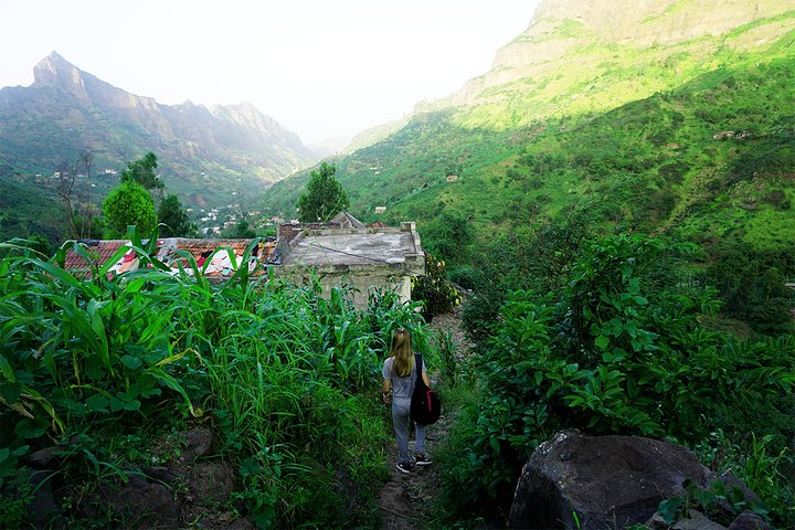 From Praia: Serra Malagueta to Principal Valley Hike & Lunch with a Local Family