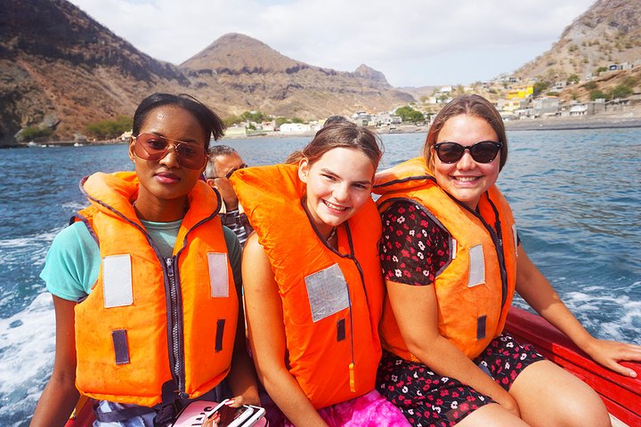 Ribeira da Barca: Boat Trip to the Cave, Snorkeling and BBQ on the beach