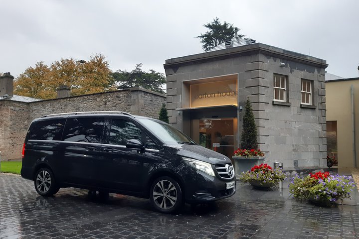 Ballygary Estate Tralee to Shannon Airport Premium Car Service