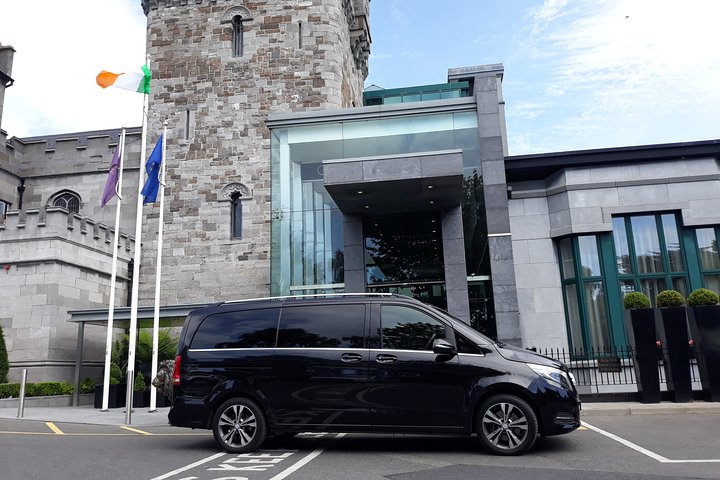 Ballygary Estate Tralee to Shannon Airport Premium Car Service