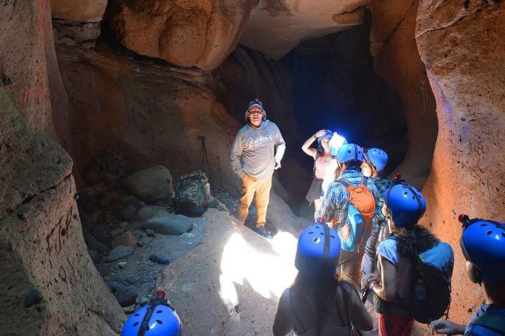 7 Qorihuillca Canyons - Cracks