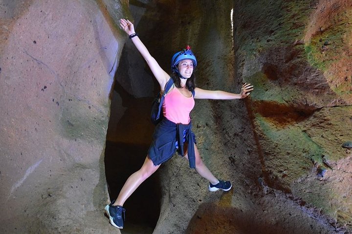 7 Qorihuillca Canyons - Cracks