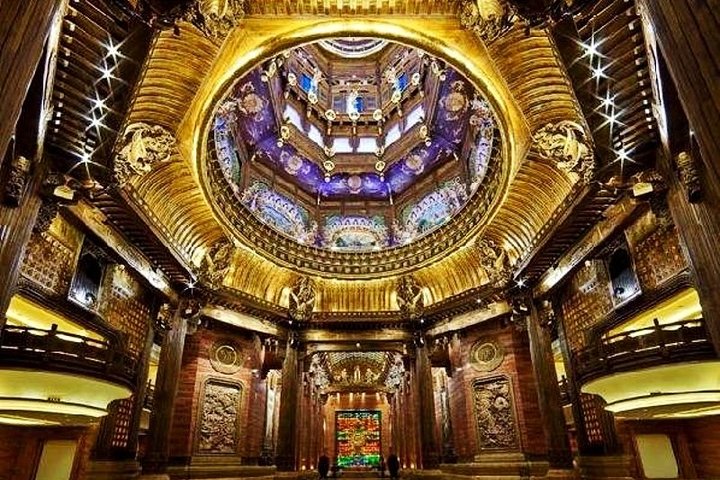 Wuxi Private Day Tour with Lingshan Buddhist Scenic Spot and Taihu Yuantouzhu