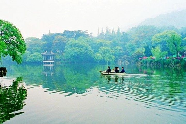 4-Hour Wuxi Taihu Yuantouzhu Scenic Area Private Tour