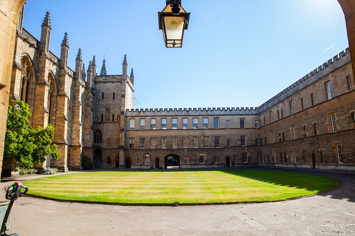 Harry Potter Walking Tour of Oxford Including New College
