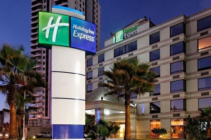 Shuttle shared departure service from Iquique city
