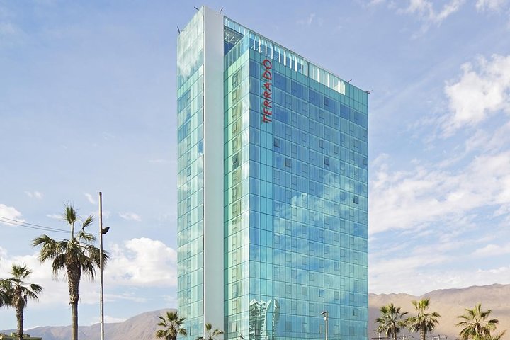 Shuttle shared departure service from Iquique city