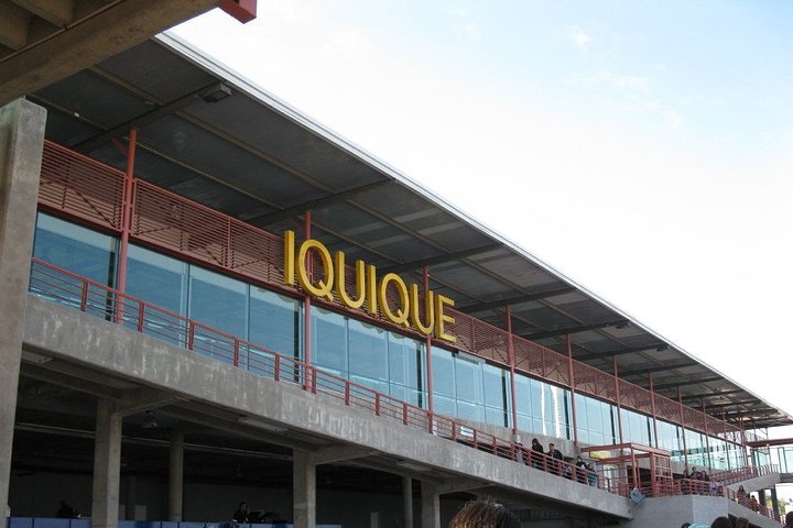 Shuttle shared service: from Iquique Airport to the city
