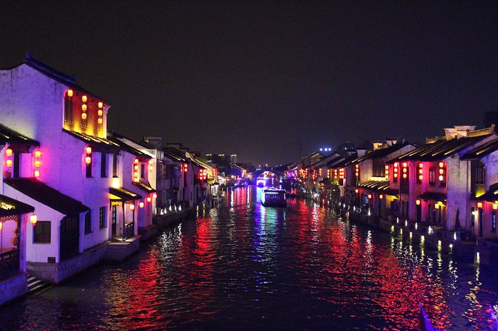 Wuxi Private Night Tour with Boat Cruise and Authentical Dinner