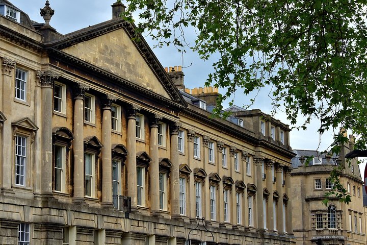 Roman Baths and Bath City Walking Tour
