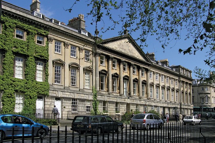 Roman Baths and Bath City Walking Tour