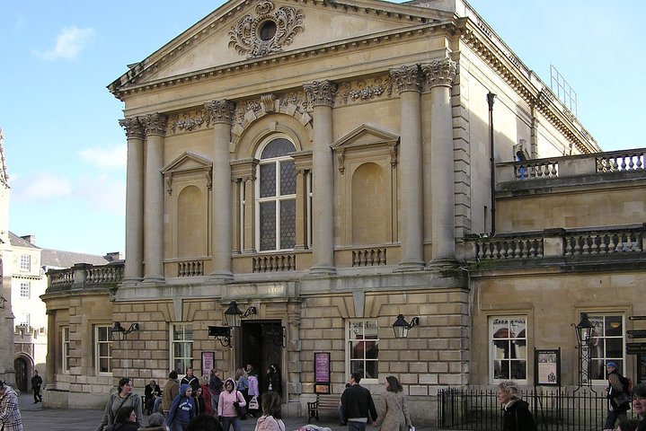 Roman Baths and Bath City Walking Tour
