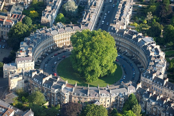 Roman Baths and Bath City Walking Tour