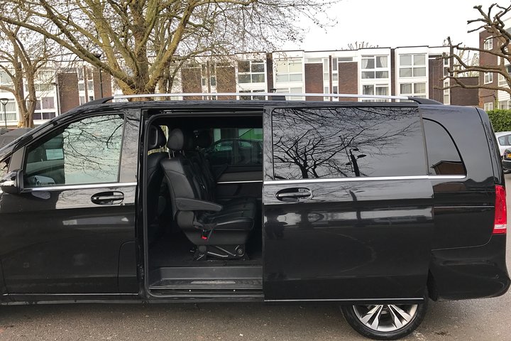 Private transfers to/from London Tilbury Cruise Port and London Stansted Airport