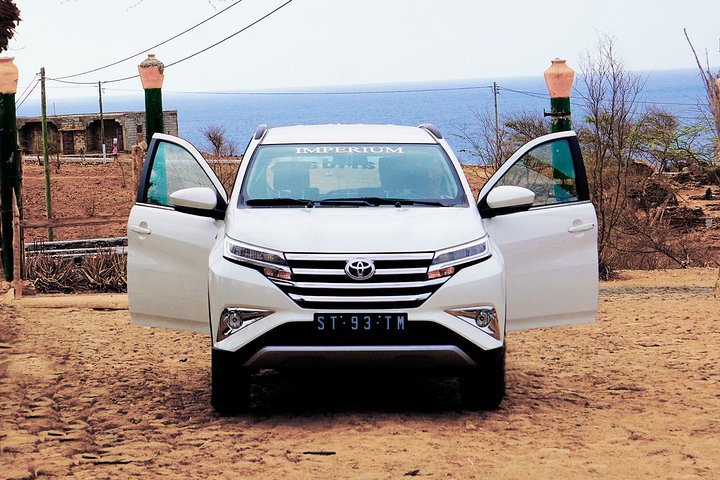 Santiago Island: Private Airport Transfer to Praia or Vice Versa