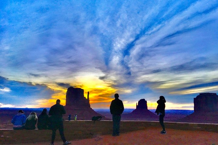 Sunrise Tour of Monument Valley