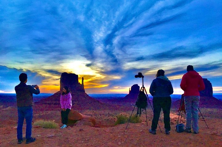 Sunrise Tour of Monument Valley