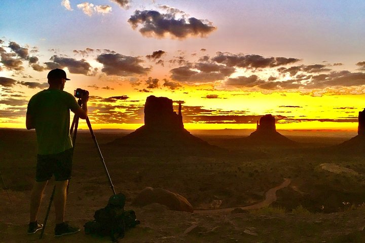 Sunrise Tour of Monument Valley