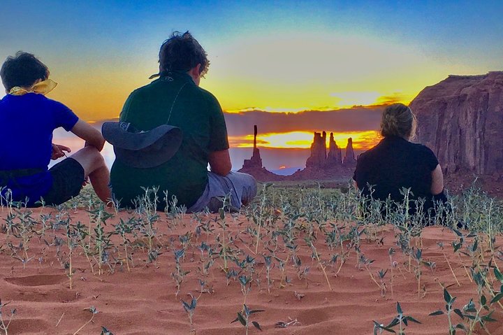 Sunrise Tour of Monument Valley