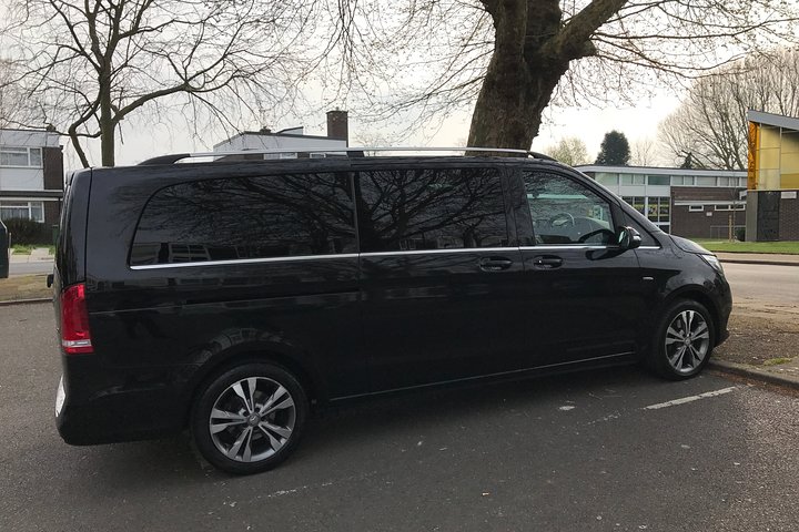 Private transfers to/from London Tilbury Cruise Port and London Stansted Airport