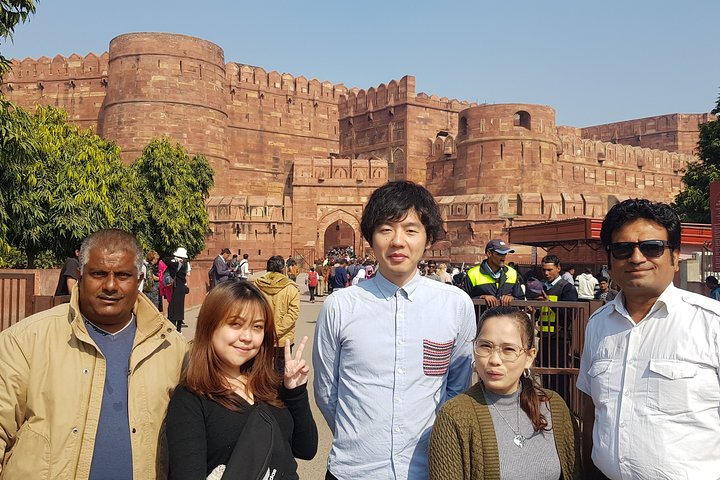 All Inclusive Day Trip to Taj Mahal, Agra Fort and Baby Taj from Delhi by Car