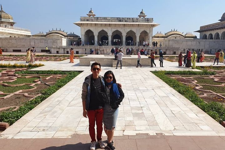 All Inclusive Day Trip to Taj Mahal, Agra Fort and Baby Taj from Delhi by Car