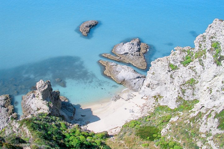 Tropea & Capo Vaticano Boat Tour with Snorkeling. Up to 12 Guests