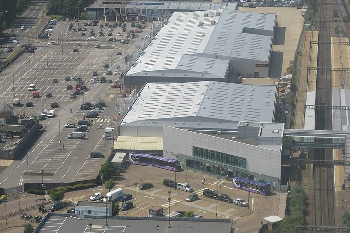 Private transfers between London Stansted - London Luton Airports