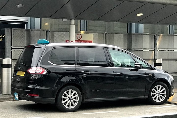 Private transfers between London Stansted - London Luton Airports