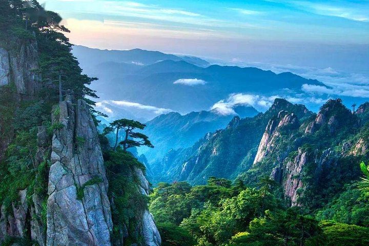 Private Hiking Tour of Huangshan Mountain with Xihai Grand Canyon