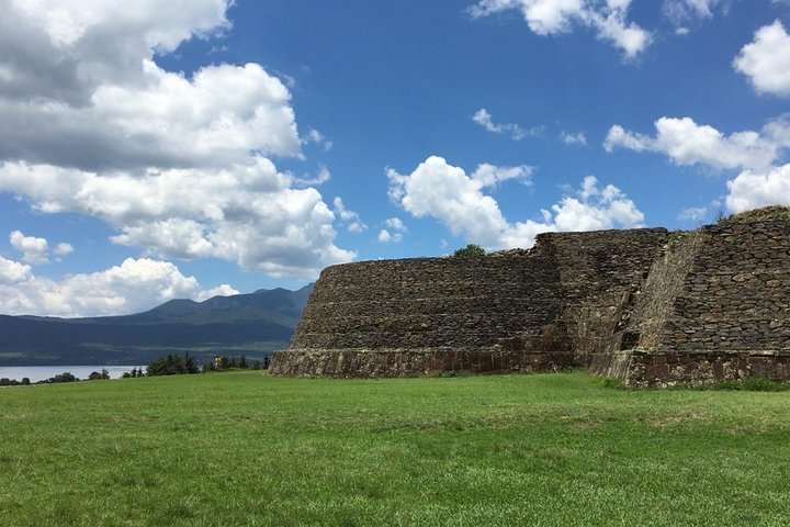 Michoacan Archaeology Tour: Tingambato, Ihuatzio & Tzintzuntzan