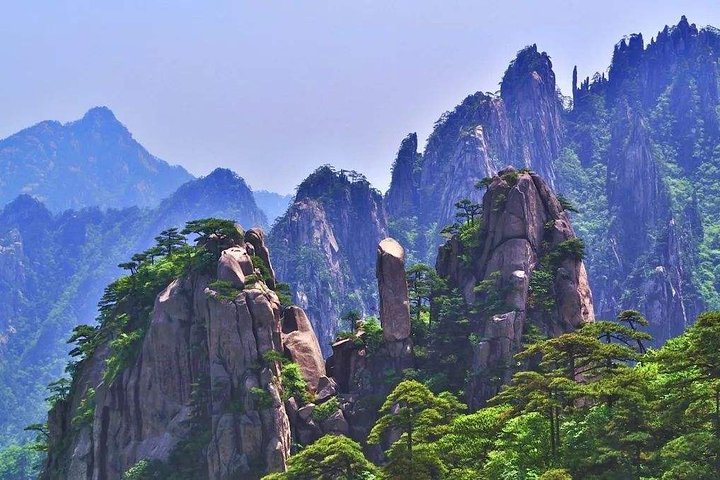 Private Hiking Tour of Huangshan Mountain with Xihai Grand Canyon