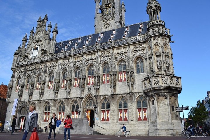 e-Scavenger hunt Middelburg: Explore the city at your own pace