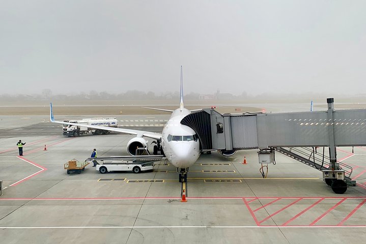 Private transfers between London Stansted - London Luton Airports