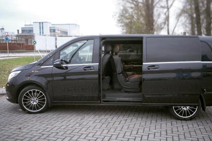 Brussels Airport Shuttle Transfer Brussels (1 to 8 PLACES)
