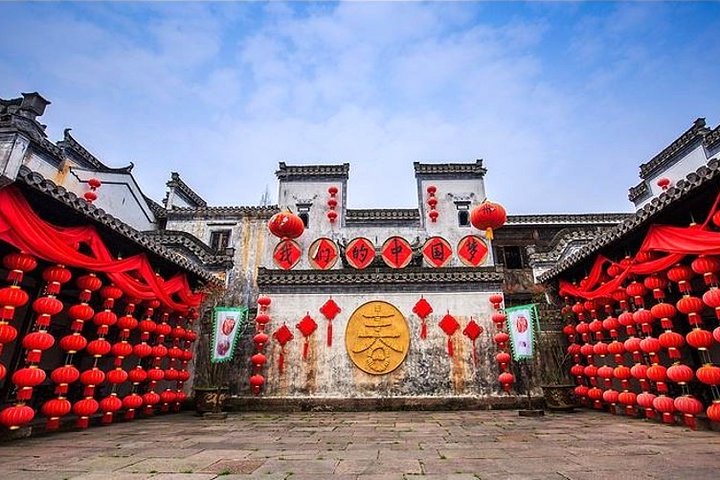 Hongcun Ancient Village Half-Day Private Tour from Huangshan