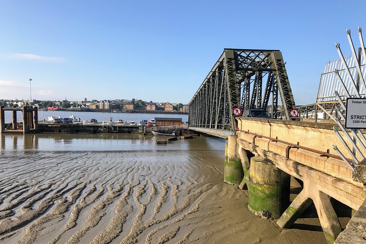 Private transfers to/from London Tilbury Cruise Port and London Stansted Airport