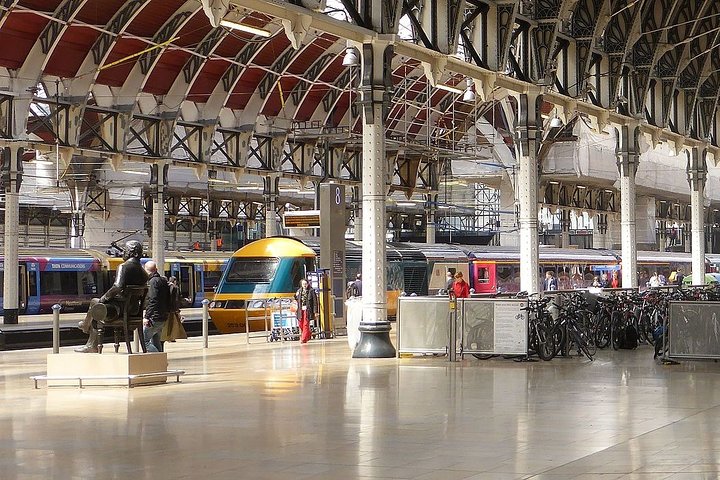 Private transfers between London Stansted Airport - Paddington Train Station