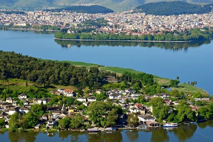 Private Transfer from Delfi to Igoumenitsa Port