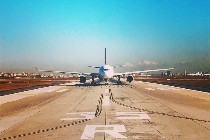 Private transfers between London Stansted - London Luton Airports
