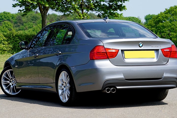 Private transfers between London Stansted - London Luton Airports