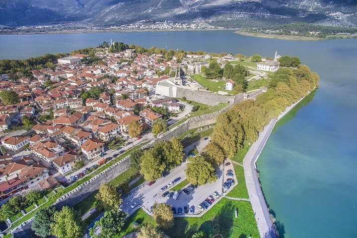 Private Transfer from Delfi to Igoumenitsa Port