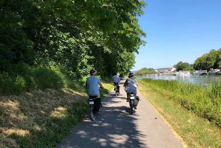 From Epernay Full day Electric bike Champagne and lunch
