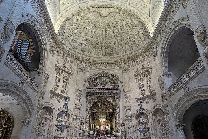 Alcazar, Cathedral and Giralda Guided Tour with Priority Tickets